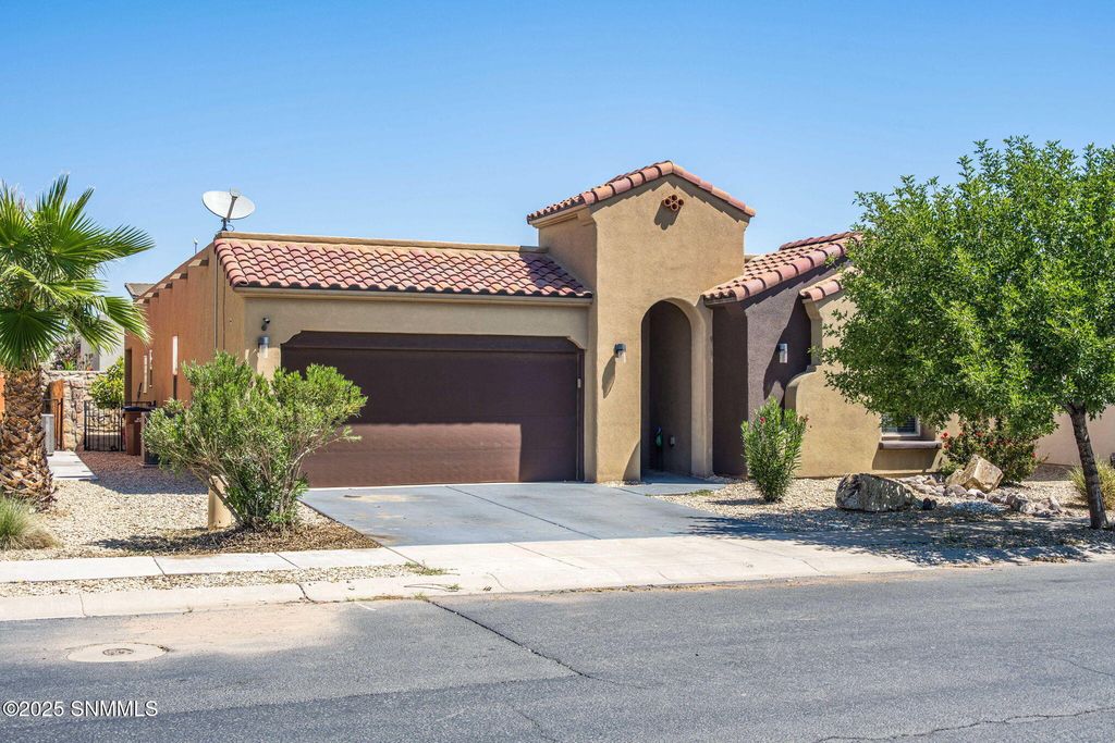3657 sienna Avenue, Las Cruces, NM 88012