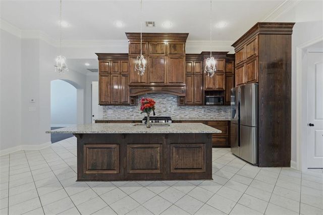 5666 South Ridge Drive, Lake Charles, LA 70605