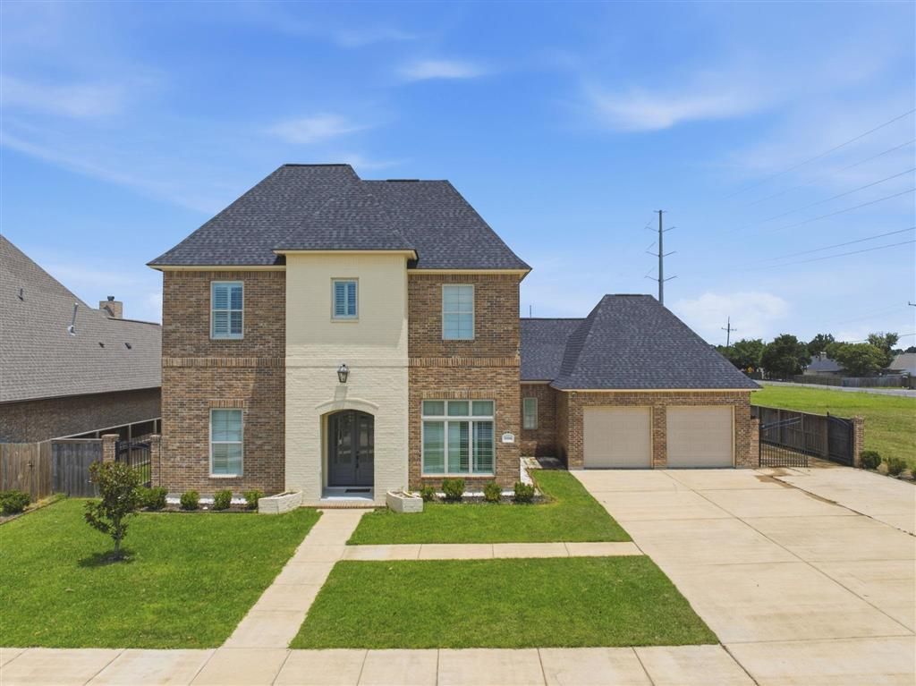 5666 South Ridge Drive, Lake Charles, LA 70605