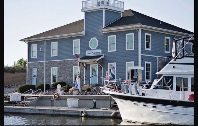 6111 S Dune Harbor Drive, Portage, IN 46368