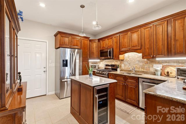 182 Baby Fox Drive, Marion, NC 28752