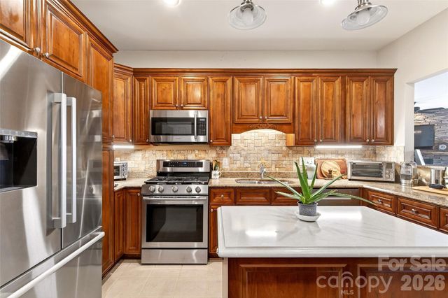 182 Baby Fox Drive, Marion, NC 28752