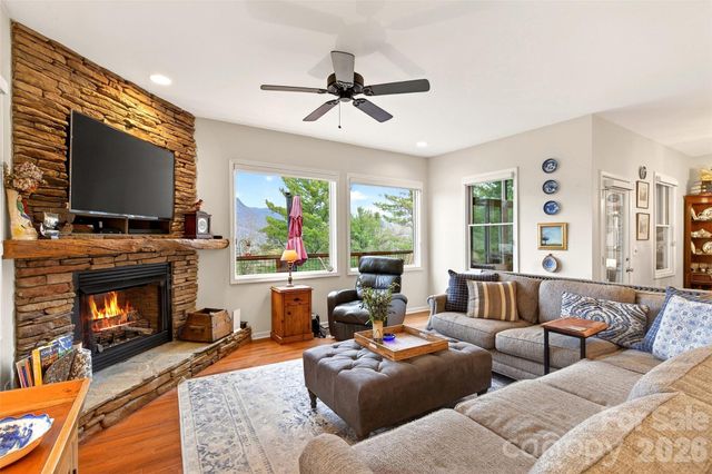 182 Baby Fox Drive, Marion, NC 28752