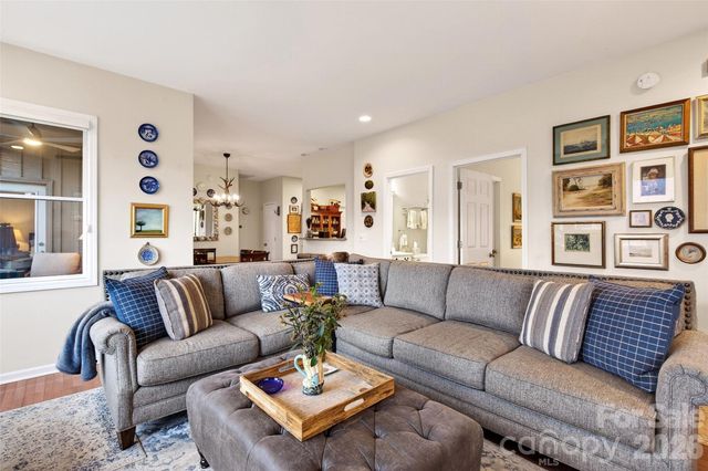 182 Baby Fox Drive, Marion, NC 28752