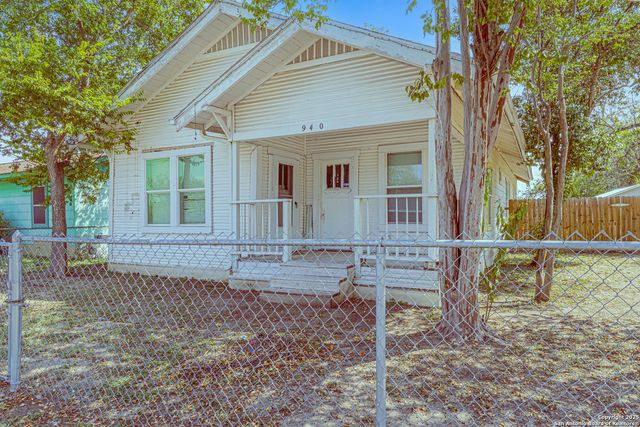 940 SW 36th, San Antonio, TX 78237