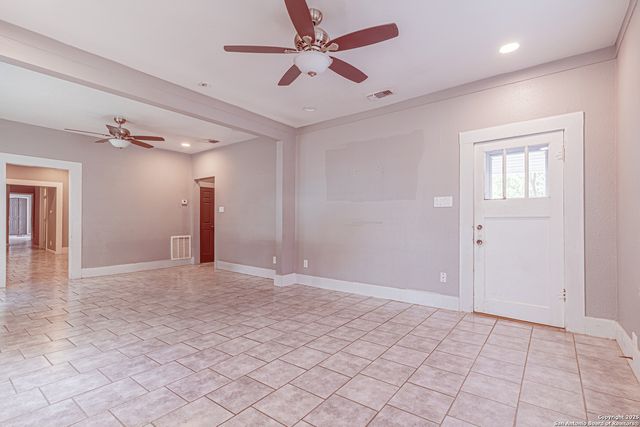 940 SW 36th, San Antonio, TX 78237