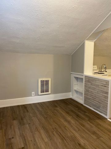 443 Greenwood Ave Apt 3, Clarksville, TN 37040