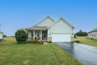 692 Canton Court, Oswego, IL 60543