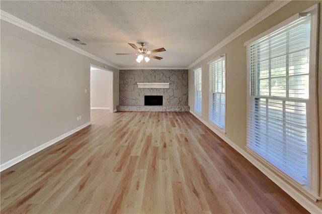 5054 Arbor Lane SW, Lilburn, GA 30047