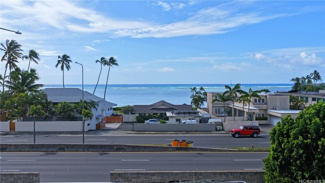 5838 Kalanianaole Highway, Honolulu, HI 96821
