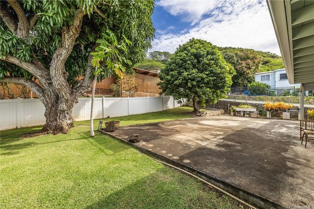 5838 Kalanianaole Highway, Honolulu, HI 96821