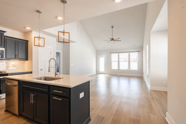 1332 SUMMER GOLD Way, Boiling Springs, SC 29316