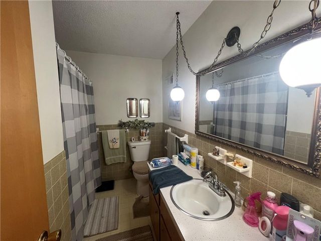 1101 SW Azure Avenue, Blue Springs, MO 64015