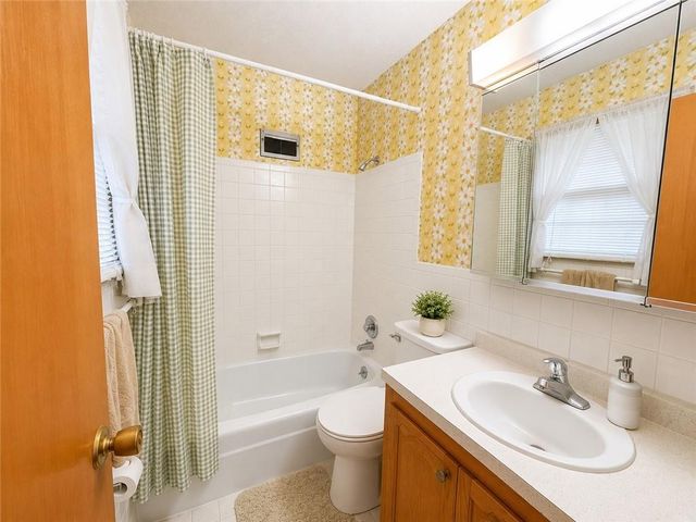 1101 SW Azure Avenue, Blue Springs, MO 64015