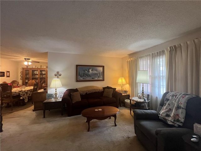 1101 SW Azure Avenue, Blue Springs, MO 64015