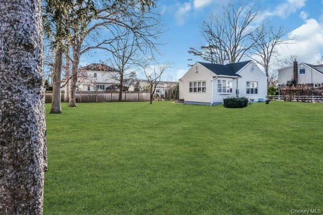 252 Toronto Avenue, Massapequa, NY 11758