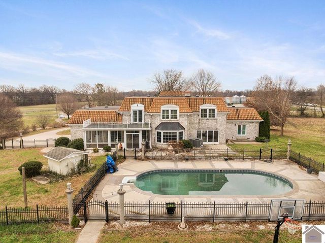 1890 US Hwy 62, Bardwell, KY 42023