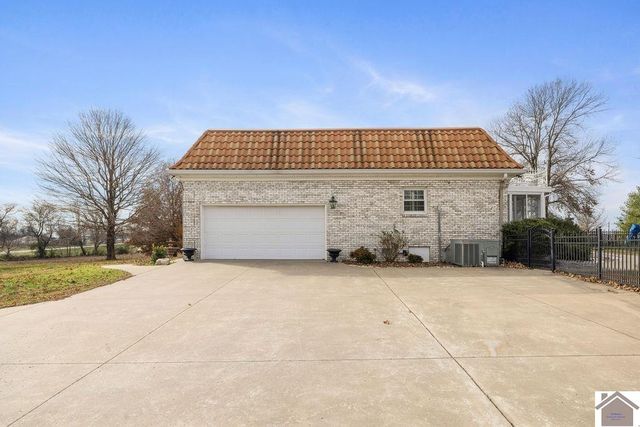 1890 US Hwy 62, Bardwell, KY 42023