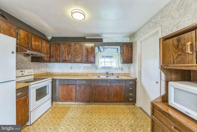 5 GRAYSON COURT, Marlton, NJ 08053