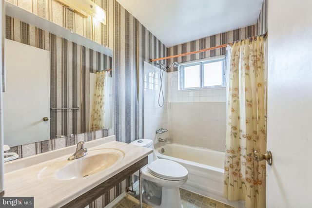 5 GRAYSON COURT, Marlton, NJ 08053