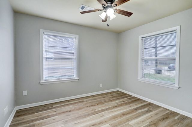 2100 Ontario Street, Baytown, TX 77520