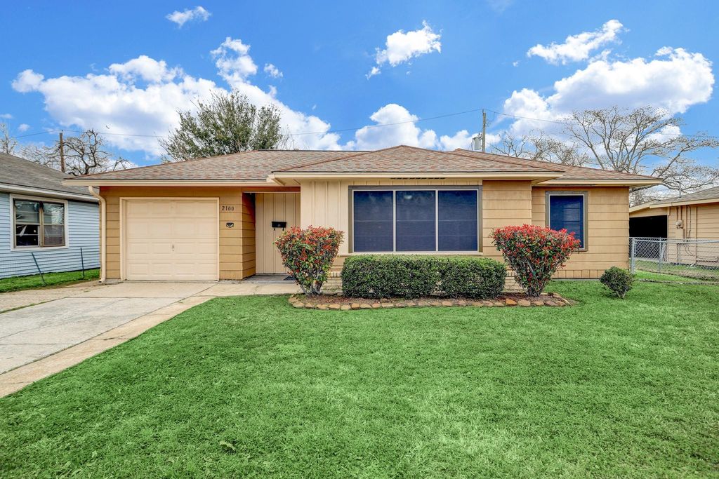 2100 Ontario Street, Baytown, TX 77520