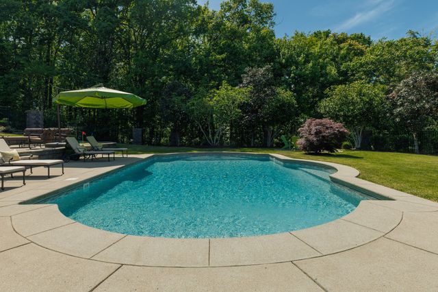 126 Hidden Valley Rd, Arrington, TN 37014