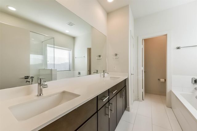 3206 N Macgregor Way A, Houston, TX 77004