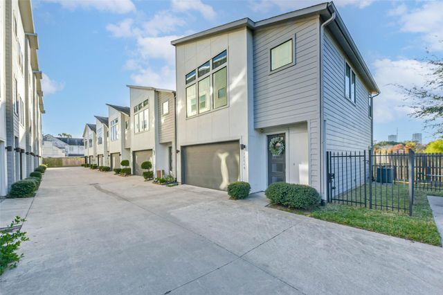 3206 N Macgregor Way A, Houston, TX 77004