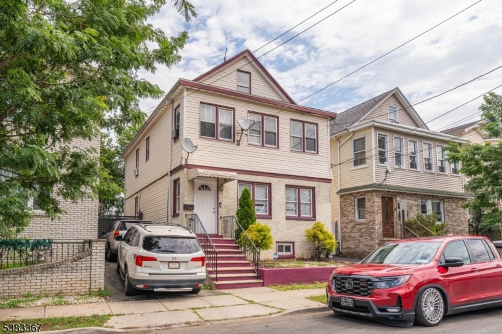 525 Bond St, Elizabeth City, NJ 07206