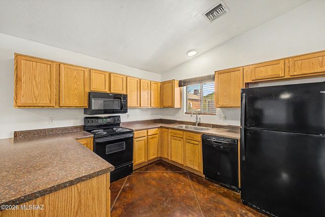 409 E Geronimo Bluff Loop, Tucson, AZ 85705