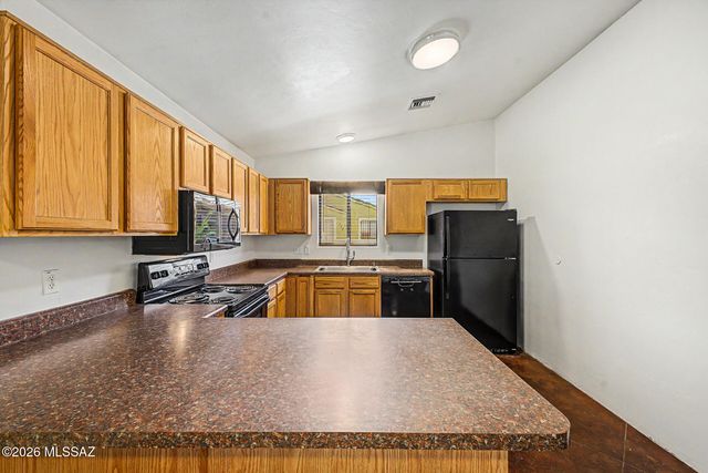 409 E Geronimo Bluff Loop, Tucson, AZ 85705