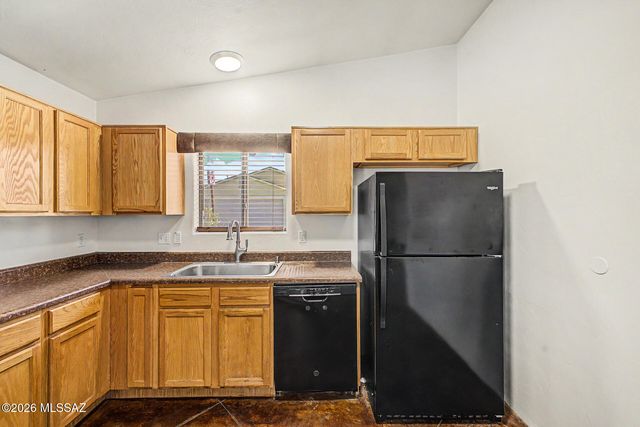409 E Geronimo Bluff Loop, Tucson, AZ 85705