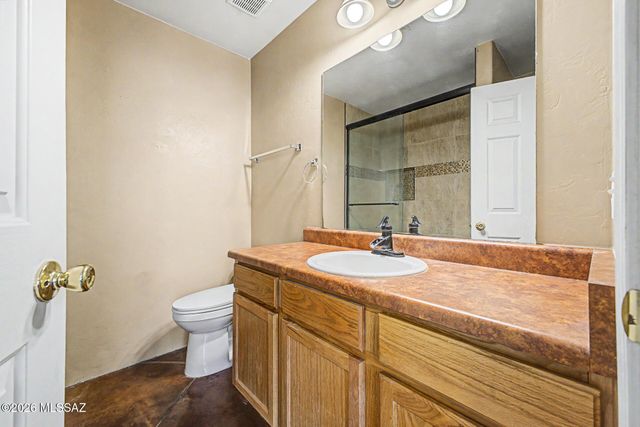 409 E Geronimo Bluff Loop, Tucson, AZ 85705
