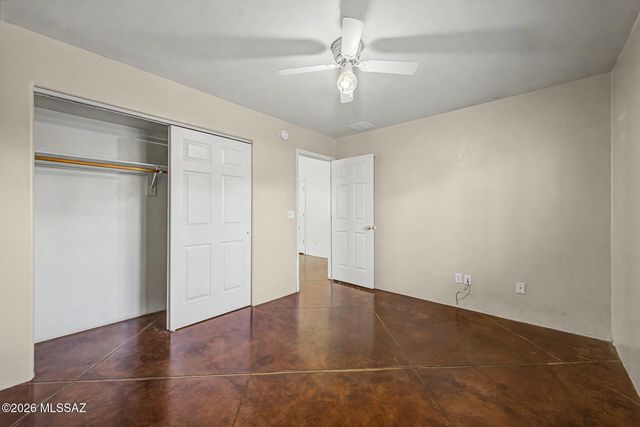 409 E Geronimo Bluff Loop, Tucson, AZ 85705