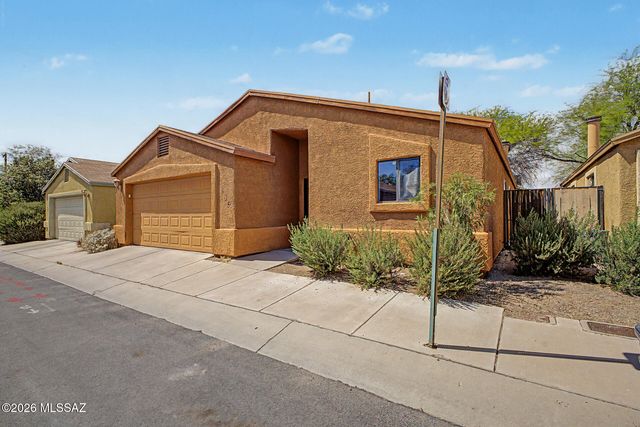 409 E Geronimo Bluff Loop, Tucson, AZ 85705