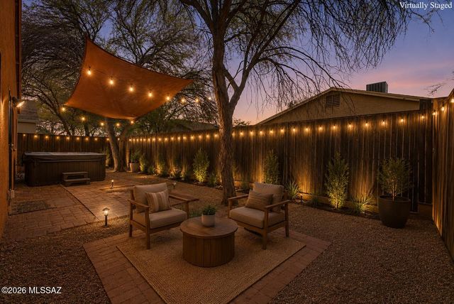 409 E Geronimo Bluff Loop, Tucson, AZ 85705