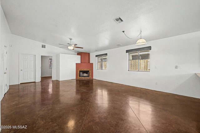 409 E Geronimo Bluff Loop, Tucson, AZ 85705