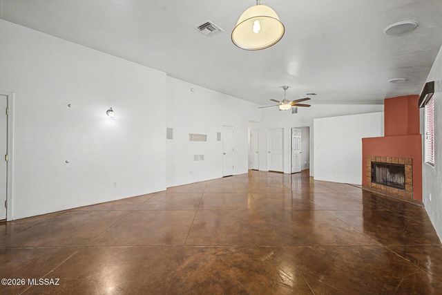 409 E Geronimo Bluff Loop, Tucson, AZ 85705