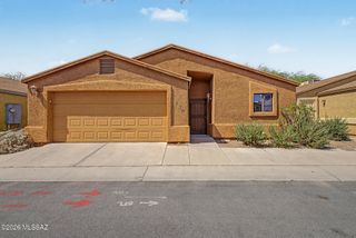409 E Geronimo Bluff Loop, Tucson, AZ 85705