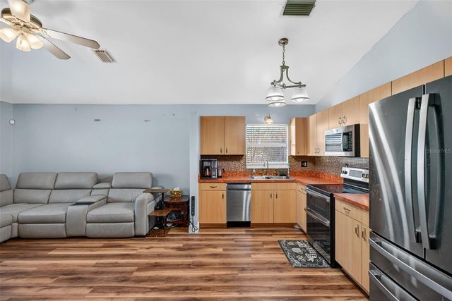 2174 19TH AVENUE SW, Largo, FL 33774