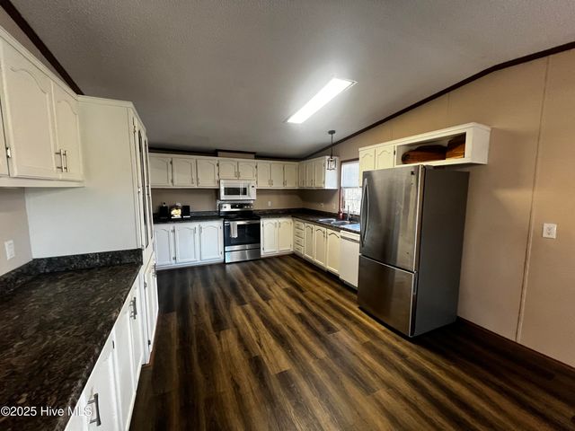 688 Georgia Pacific Road, Whiteville, NC 28472