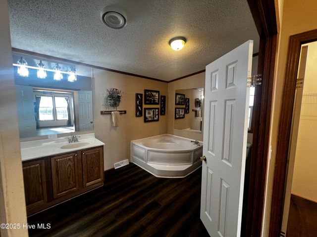 688 Georgia Pacific Road, Whiteville, NC 28472