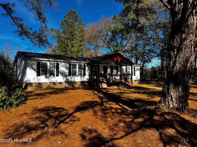 688 Georgia Pacific Road, Whiteville, NC 28472