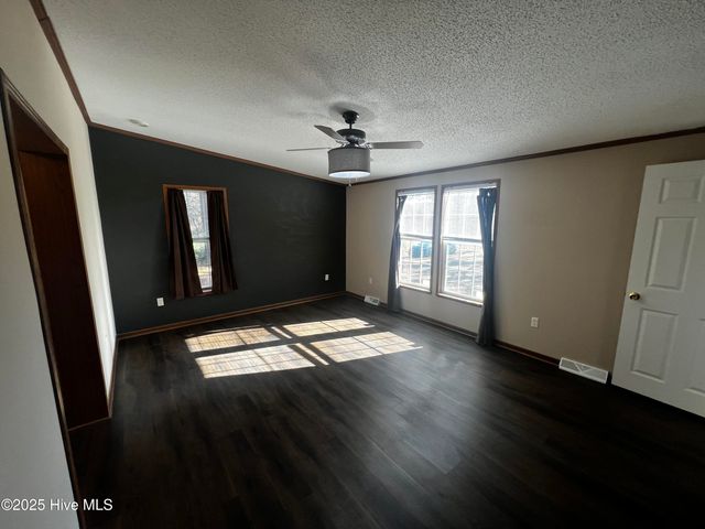 688 Georgia Pacific Road, Whiteville, NC 28472