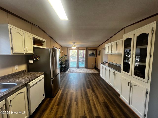 688 Georgia Pacific Road, Whiteville, NC 28472