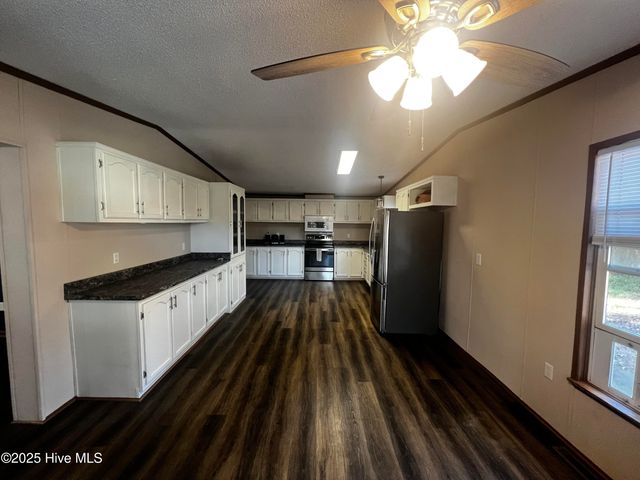 688 Georgia Pacific Road, Whiteville, NC 28472