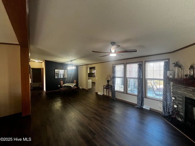 688 Georgia Pacific Road, Whiteville, NC 28472