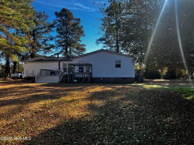 688 Georgia Pacific Road, Whiteville, NC 28472