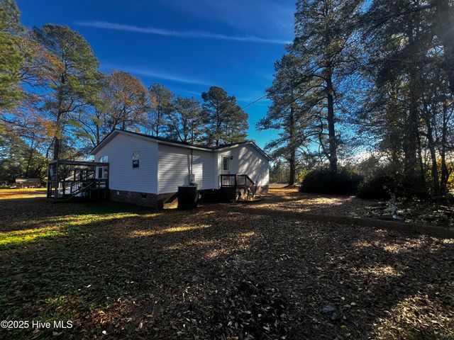 688 Georgia Pacific Road, Whiteville, NC 28472
